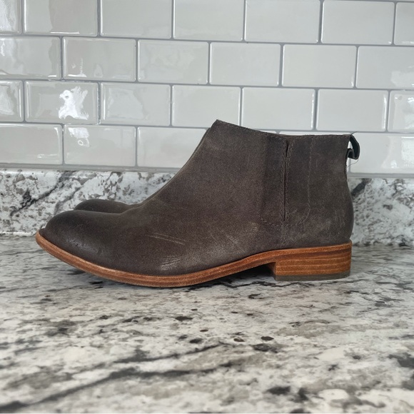 Kirk Ease Boots. Women’s Size 8. Gently Used. Dark Grey. - Picture 4 of 5